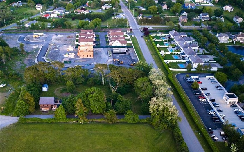 Nestled at the western end of Willow Lane in North Portsmouth - photo 14