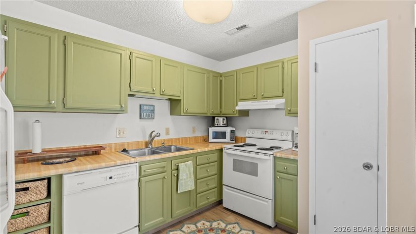 Experience the best of Lake of the Ozarks in this spacious - photo 15