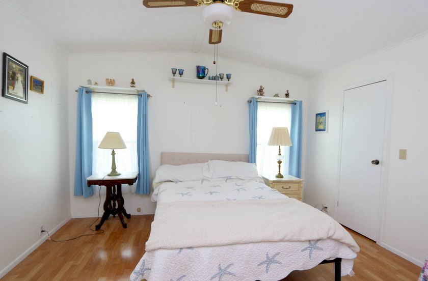 Darling 2-bedroom 2-bath manufactured home in one of Sarasota's - photo 33