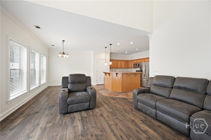 REDUCED AGAIN! SELLER MUST SELL!!!!!!!! Seller is offering $4 - photo 8