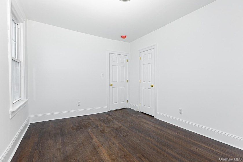 Welcome to this beautifully maintained 3-bedroom, 3-bath - photo 17