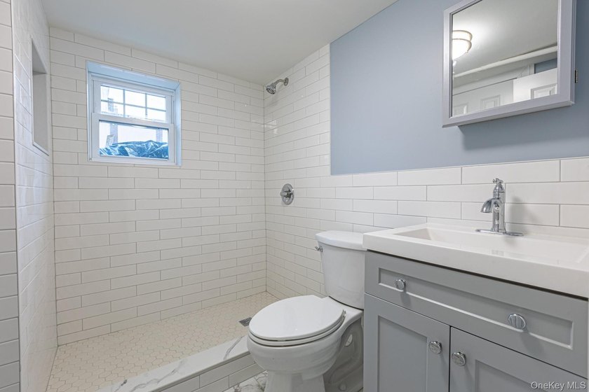 Welcome to this beautifully maintained 3-bedroom, 3-bath - photo 21