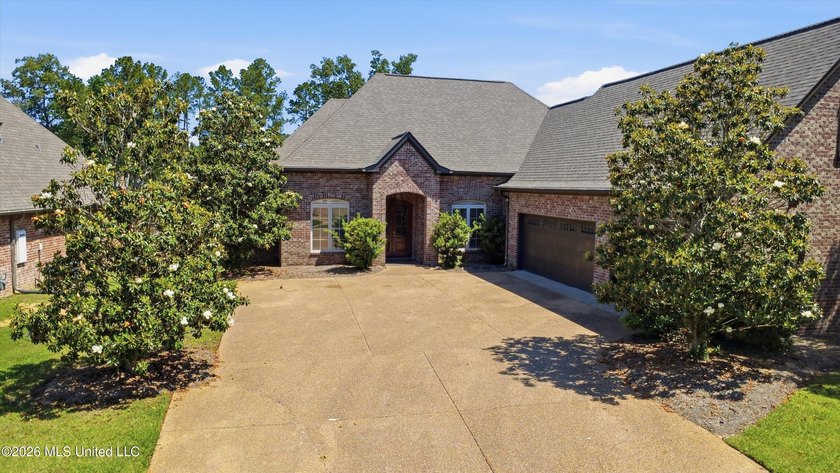 This stunning custom built, one owner home, constructed in 2009 - photo 5