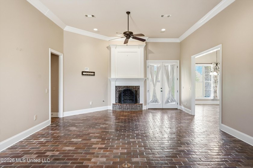 This stunning custom built, one owner home, constructed in 2009 - photo 7