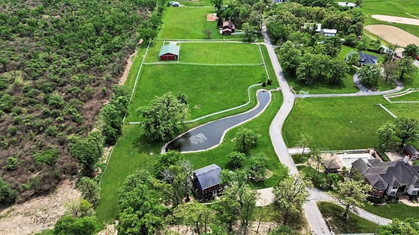 Rural living at its finest! Wow, what an absolute gem of a - photo 7