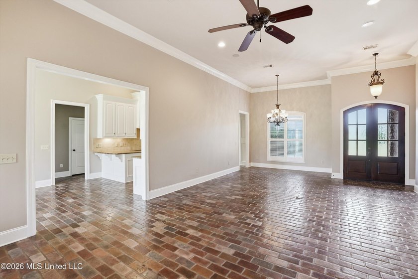 This stunning custom built, one owner home, constructed in 2009 - photo 8