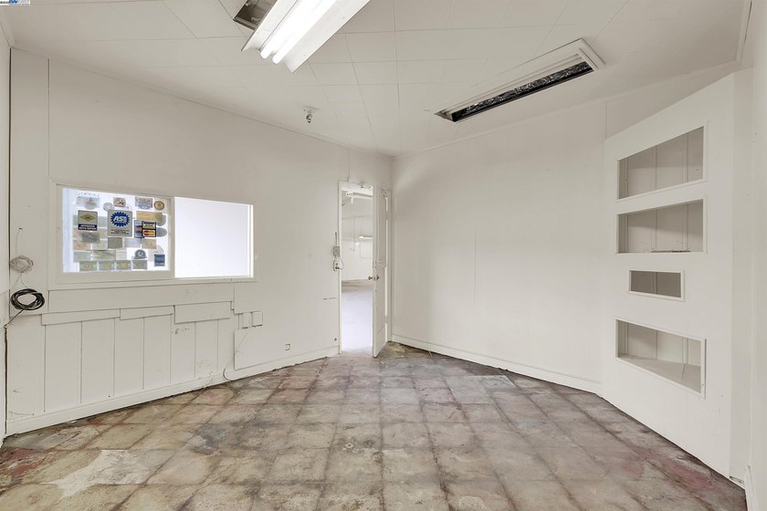 Excellent opportunity to own a versatile commercial property - photo 13