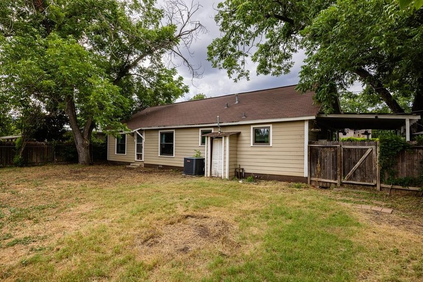 Charming cottage-style home on an oversized, fully fenced 0 - photo 18