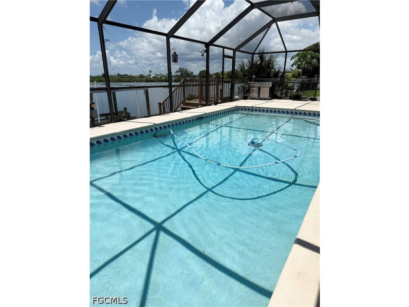 ACCEPTING BACKUP OFFERS!! LAKEFRONT PARADISE WITH POOL, BOAT - photo 32