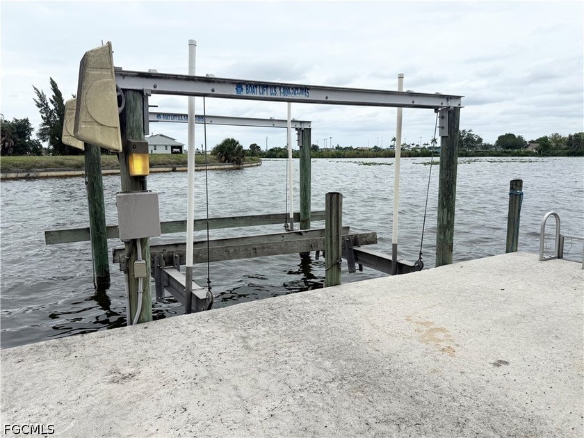 ACCEPTING BACKUP OFFERS!! LAKEFRONT PARADISE WITH POOL, BOAT - photo 39