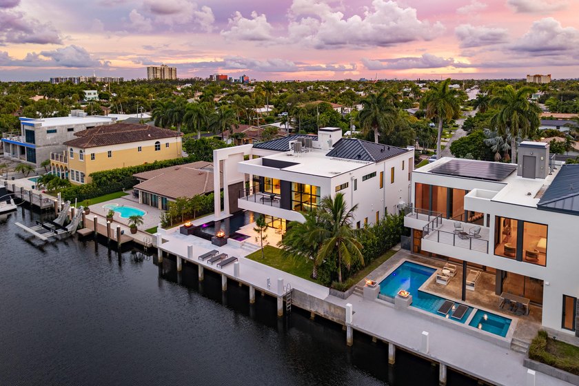 Brand-new waterfront construction in the heart of - photo 4