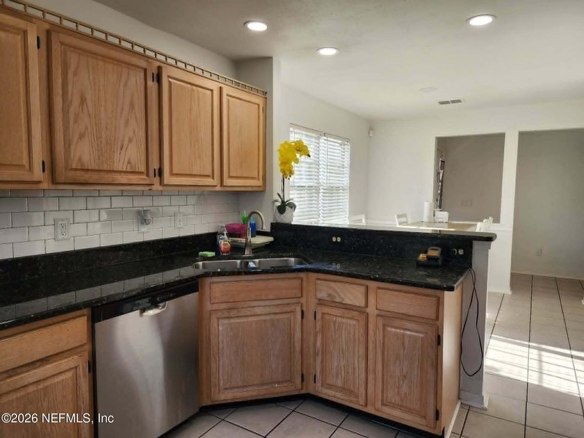 In time to beat the summer heat! Well maintained home in the - photo 9