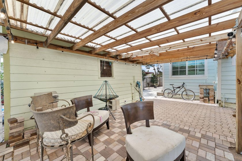 Nestled in the heart of West Palm Beach's red-hot SoSo - photo 4