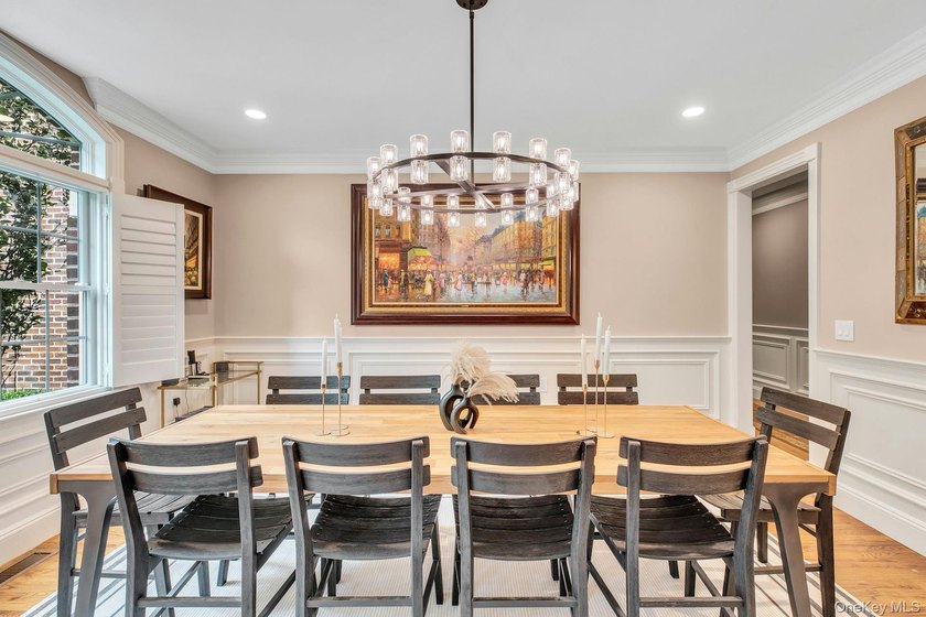 Amazing 5700sf Newly Redone All Brick Mansion on Private Setting - photo 20