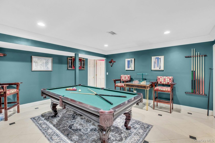Amazing 5700sf Newly Redone All Brick Mansion on Private Setting - photo 43