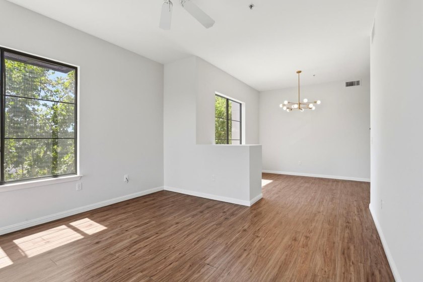 Experience the best of downtown San Jose living in this - photo 3