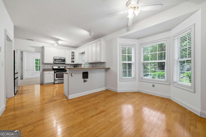 Welcome home to 359 Cannongate Road in Sharpsburg, Georgia - a - photo 11