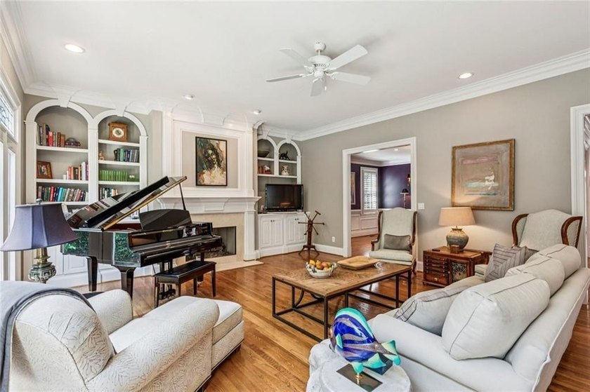 Wonderful cluster home located in popular 2000 Paces Ferry - photo 14