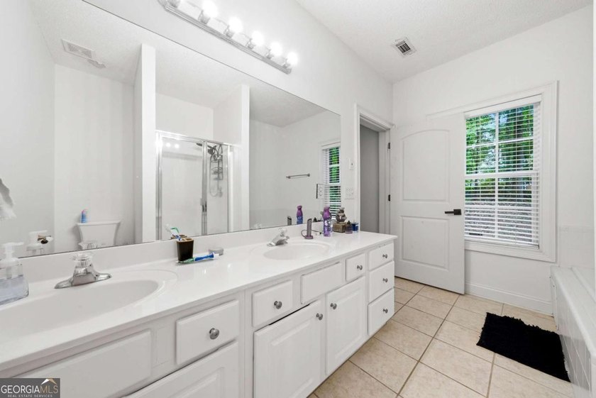 Welcome home to 359 Cannongate Road in Sharpsburg, Georgia - a - photo 18