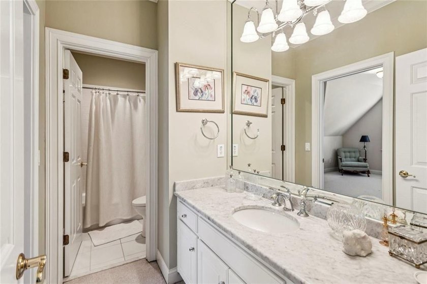 Wonderful cluster home located in popular 2000 Paces Ferry - photo 27