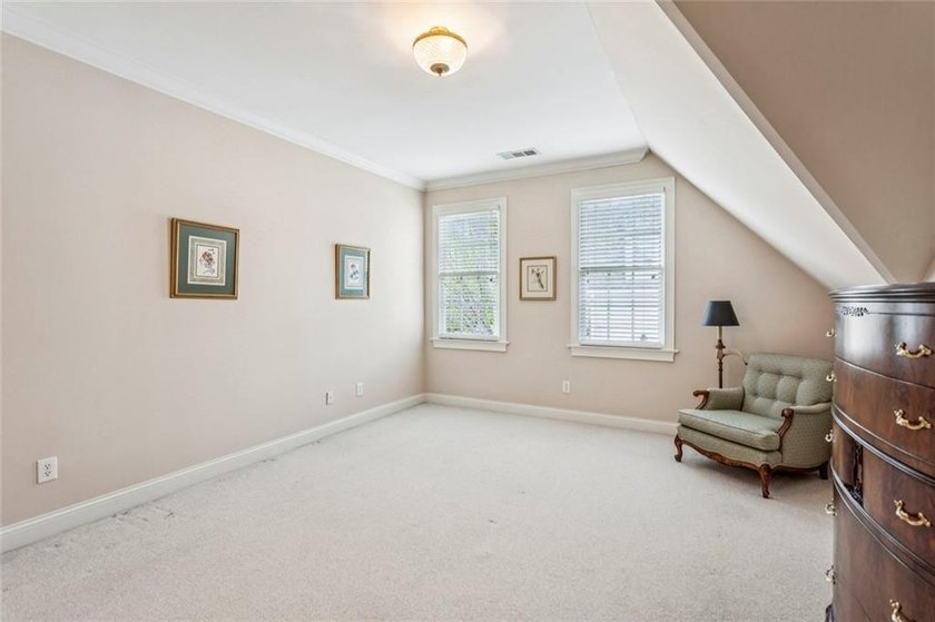 Wonderful cluster home located in popular 2000 Paces Ferry - photo 28