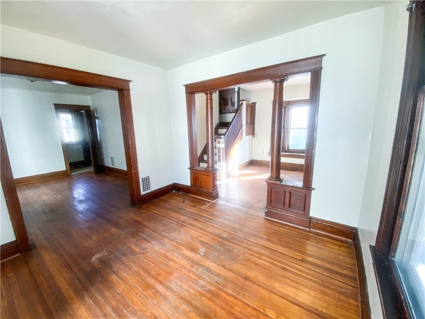 Spacious colonial located in the heart of the City of Rochester! - photo 7