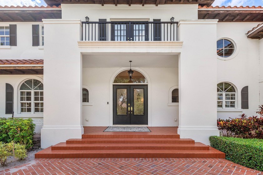 One of the largest residences within the prestigious gated - photo 4