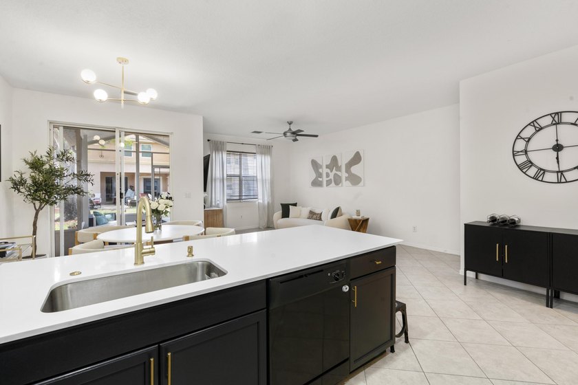 Beautifully updated 3-bedroom, 2.5-bath townhome in the gated - photo 10
