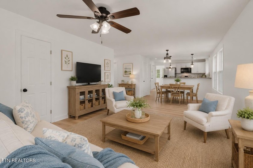 Newly renovated and move in ready! This charming 3 bedroom, 2 - photo 6