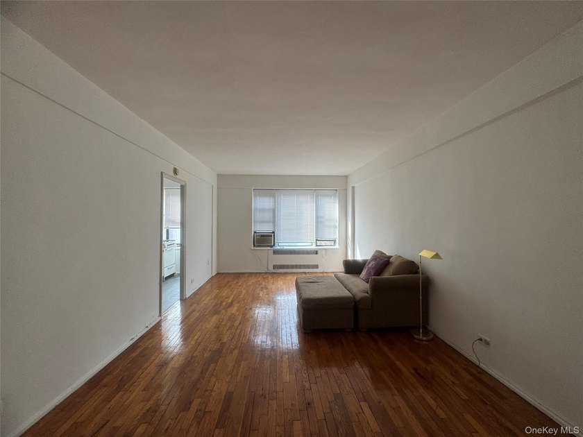 Discover this beautiful studio apartment, now available in the - photo 5
