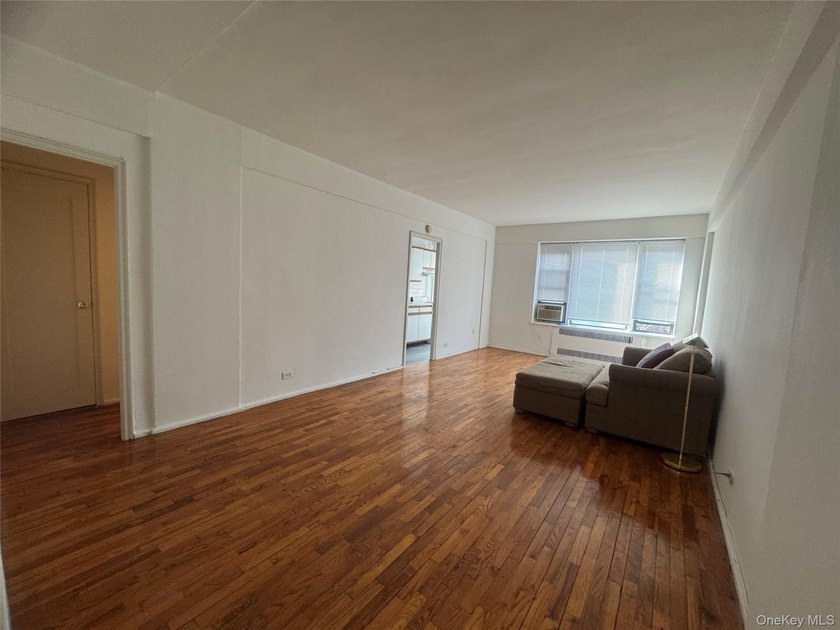 Discover this beautiful studio apartment, now available in the - photo 6