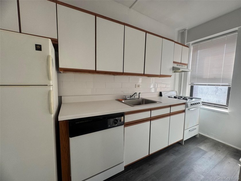 Discover this beautiful studio apartment, now available in the - photo 8