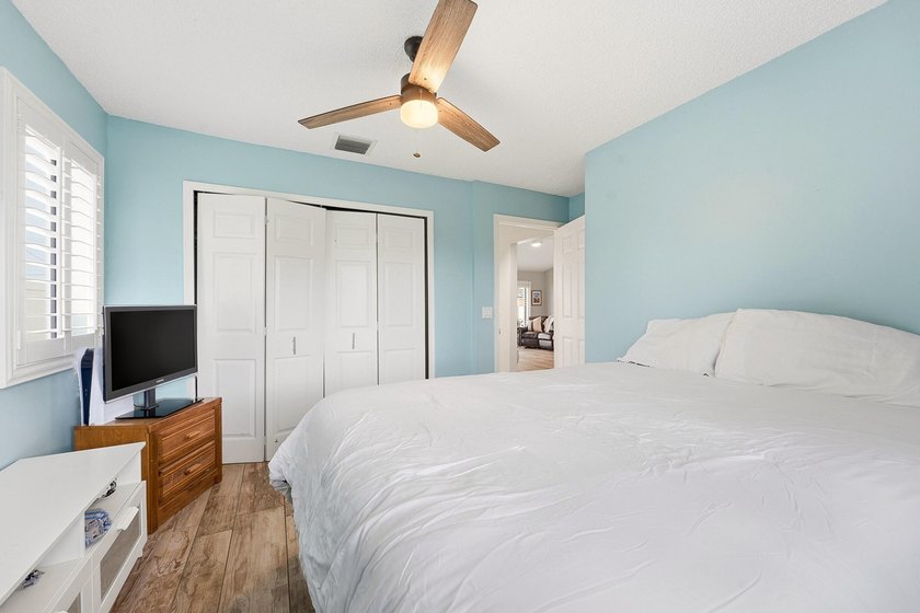 Welcome to this charming single-story residence in North Palm - photo 20