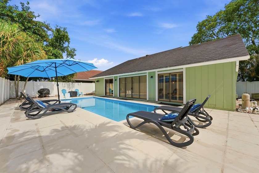 Welcome to this charming single-story residence in North Palm - photo 26