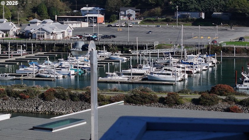This furnished two-story condo near the Chetco River is move-in - photo 29