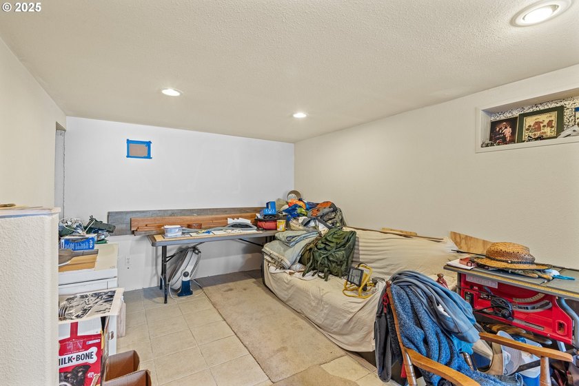 First time on the market in 47 years! This well-kept and nicely - photo 30