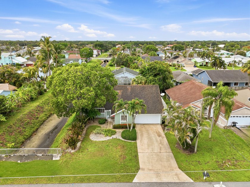 Welcome to this charming single-story residence in North Palm - photo 31