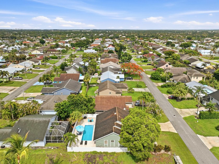 Welcome to this charming single-story residence in North Palm - photo 42