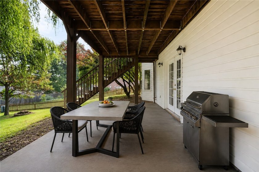 Welcome to Lake Road Estates! This spacious two-story home - photo 9
