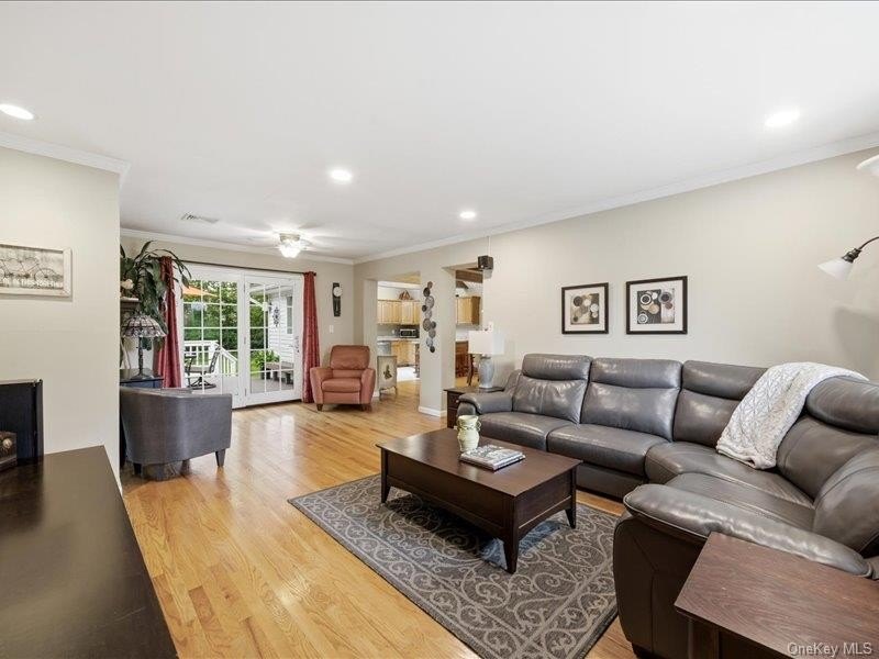 Welcome to this beautifully maintained three bedroom, 2 bath - photo 13