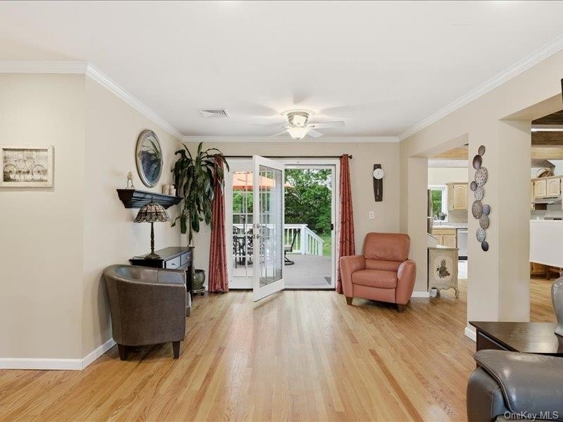 Welcome to this beautifully maintained three bedroom, 2 bath - photo 15