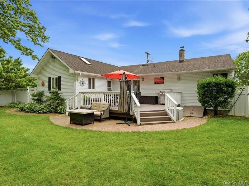 Welcome to this beautifully maintained three bedroom, 2 bath - photo 32