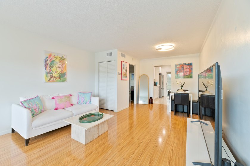 FABULOUS LOCATION IN THE SOUGHT-AFTER 55+ VILLAGES OF ORIOLE - photo 2