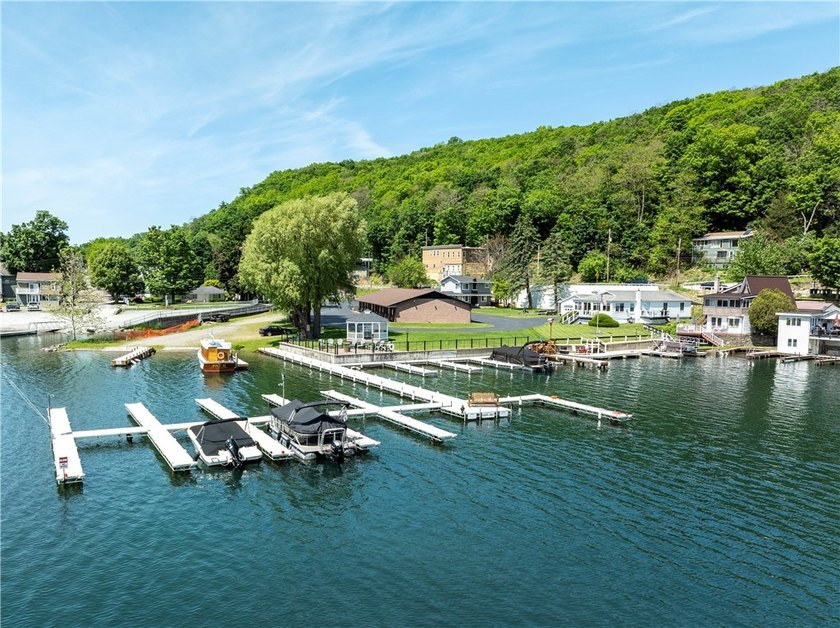 The Keuka Lakeside Inn presents a rare opportunity to acquire a - photo 11