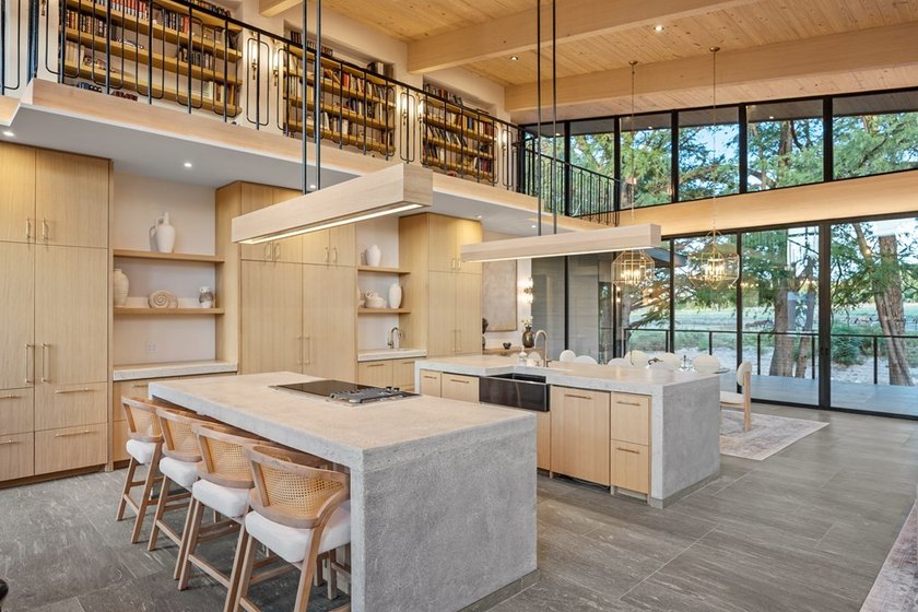 An extraordinary expression of contemporary architecture, this - photo 16