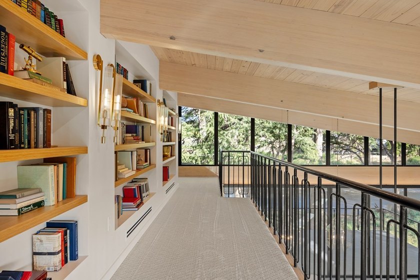 An extraordinary expression of contemporary architecture, this - photo 29