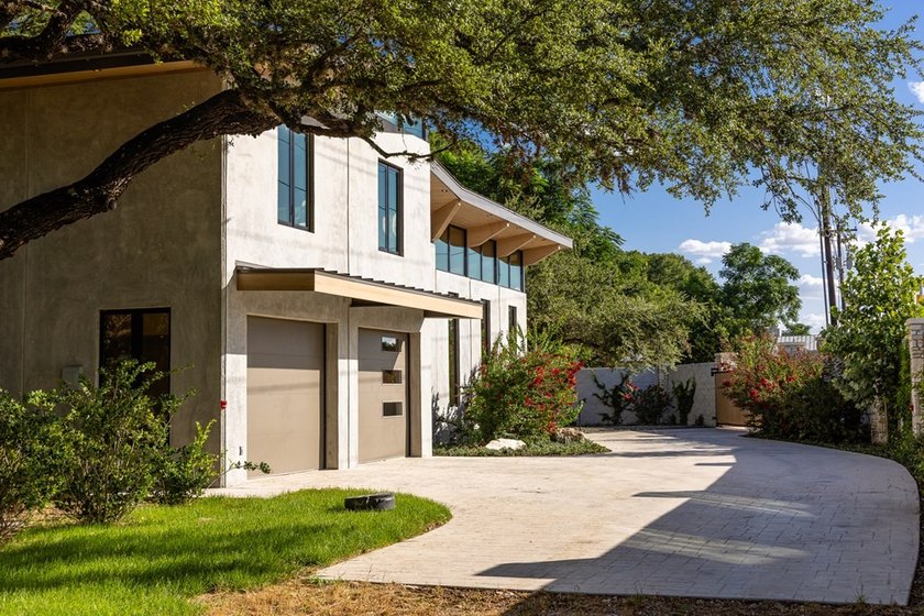 An extraordinary expression of contemporary architecture, this - photo 35