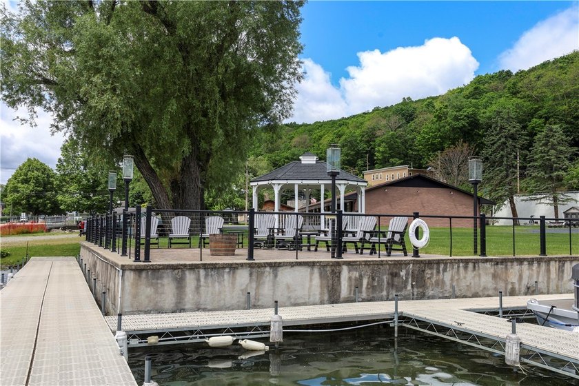 The Keuka Lakeside Inn presents a rare opportunity to acquire a - photo 41