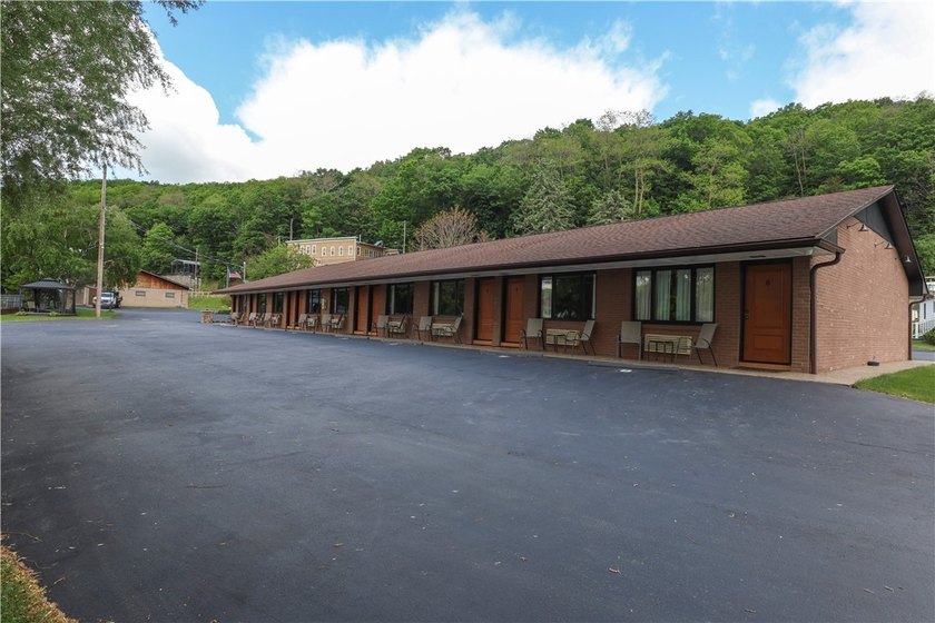 The Keuka Lakeside Inn presents a rare opportunity to acquire a - photo 45