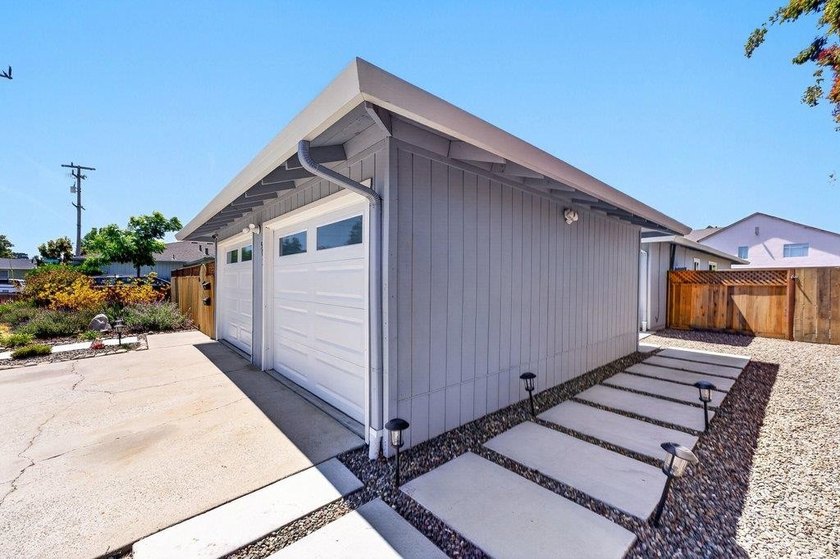 Two turn-key homes on one large lot with extra building area and - photo 8